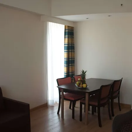 Hilton Garden Rome Airport מלון 4*