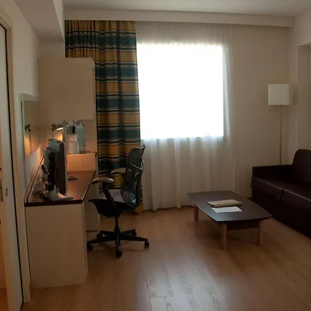 Hotel Hilton Garden Rome Airport 4*