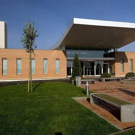 罗马机场花园客栈酒店