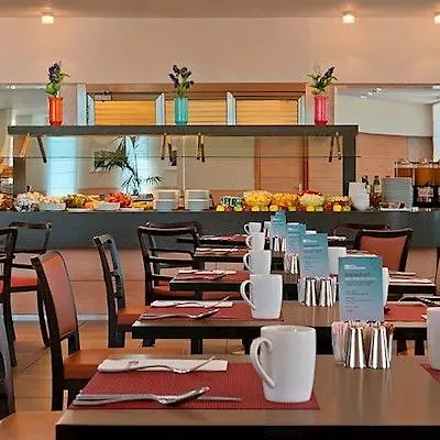 Hotel Hilton Garden Rome Airport 4*