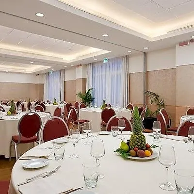 Hilton Garden Rome Airport Hotel 4*