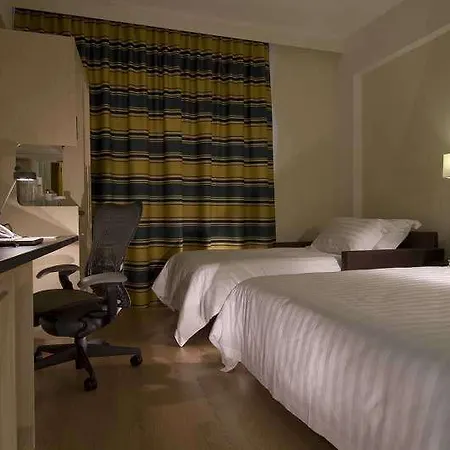 Hilton Garden Rome Airport 4*