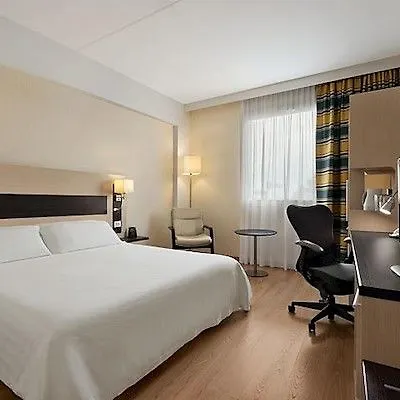 Otel Hilton Garden Rome Airport 4*